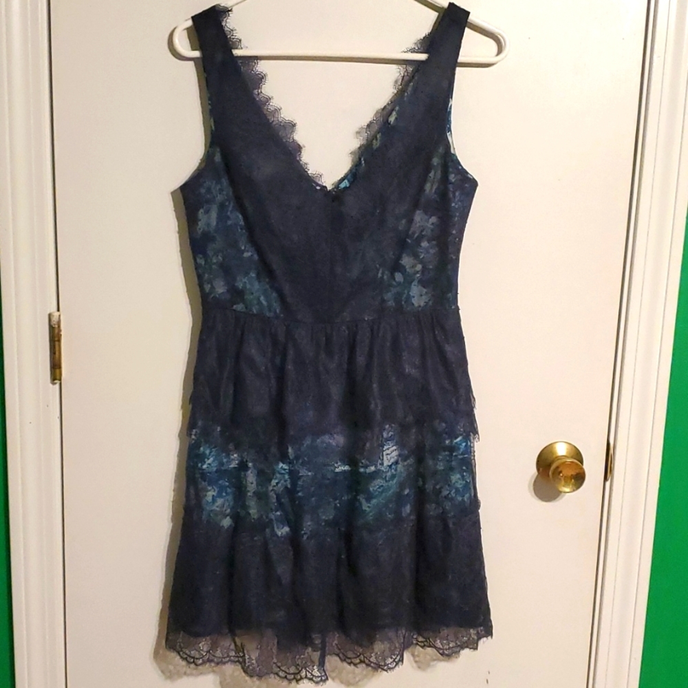 BCBG Maxazria women's 6 blue lace layered halter style dress